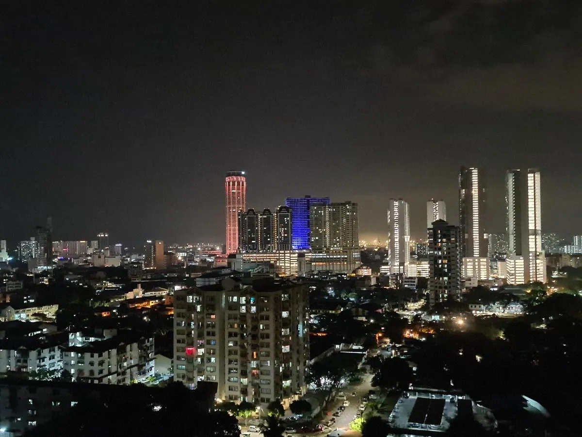 Beacon Executive Suite - Skypool Penang View George Town 0*,  Malásia