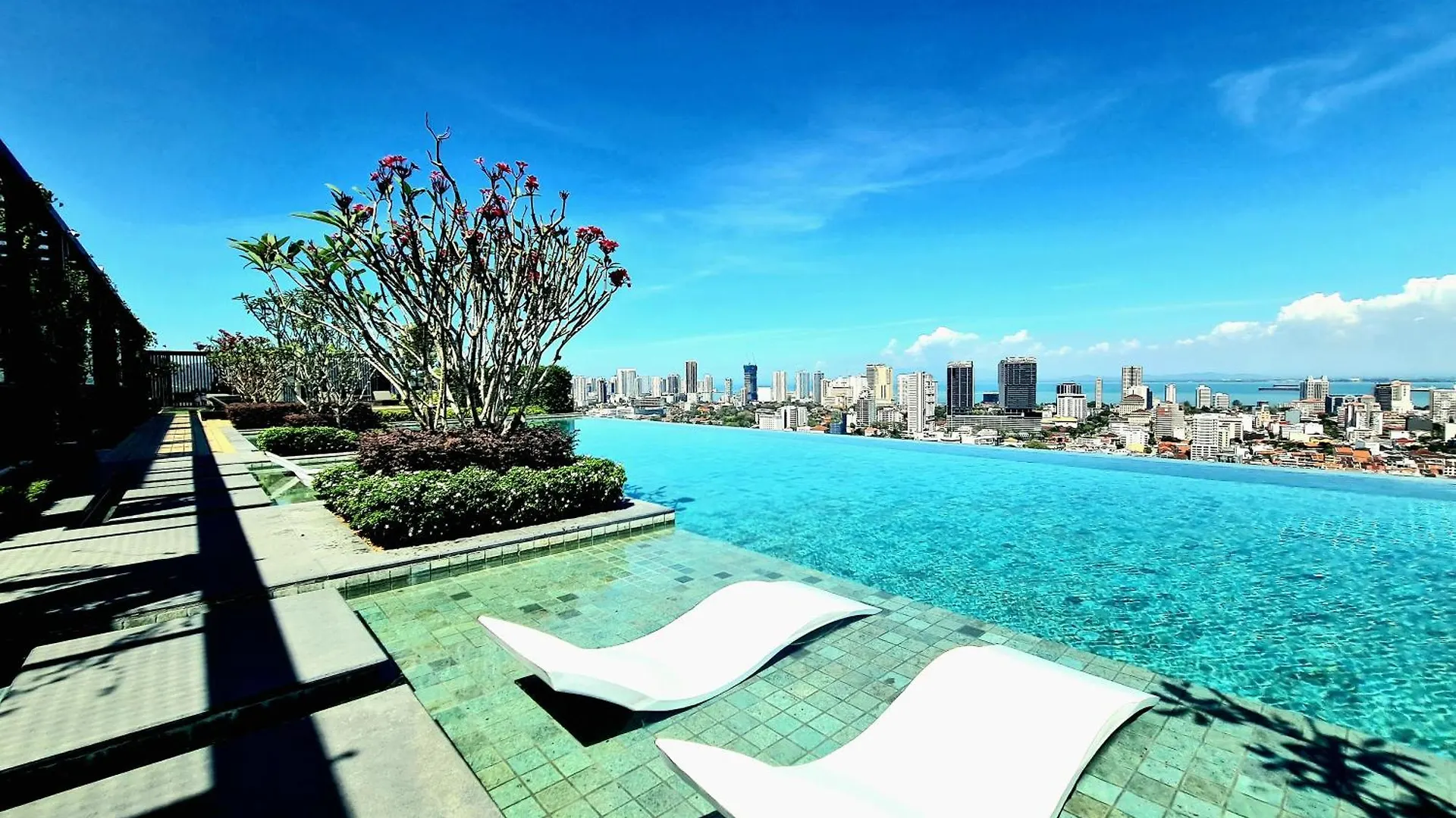 Beacon Executive Suite - Skypool Penang View George Town Apartment